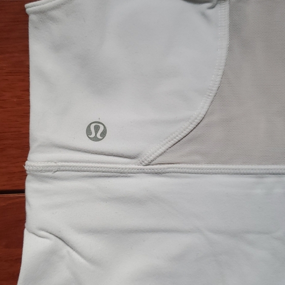 Lululemon - Picture 3 of 3